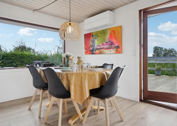 Σπίτι διακοπών Three-bedroom In *